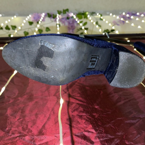 Booties - Picture 4 of 4